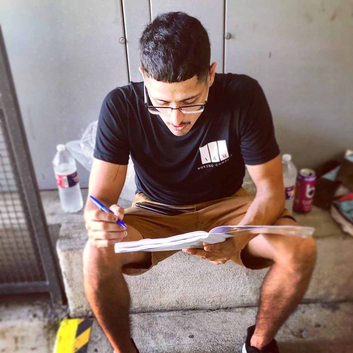Boxitupmovingco's tweet photo. Call 469.818.4925 now to book with us and hear about the lowest rates in DFW! Alex would be glad to pencil you in, in his composition notebook. 📓 https://t.co/yTmZqhYEUK