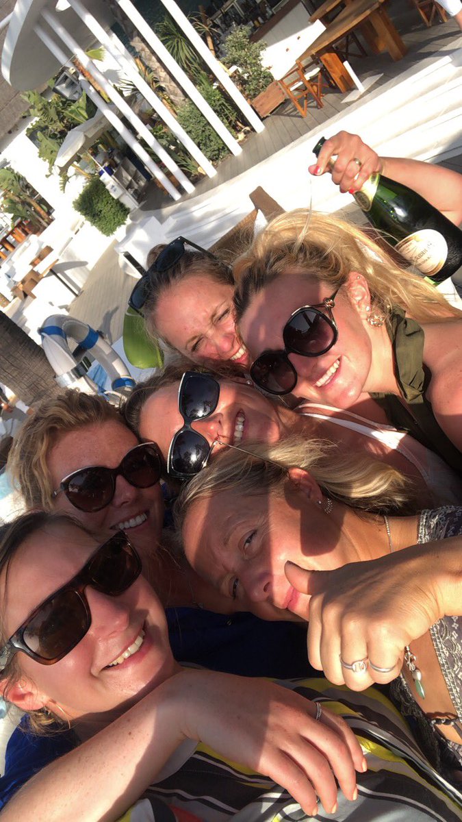 CollettEventing's tweet image. On the way home from an AMAZING few days away with these girls ☀️👙🍹🏖💕 #Marbella #GirlsOnTour #EarlyBirthdayCelebrations #Epic #Fun