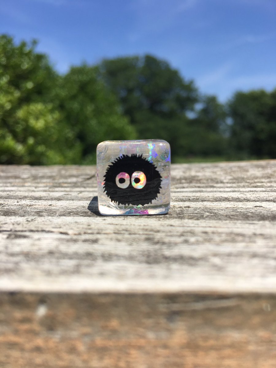 NaevisOddities's tweet photo. Look at my new soot Sprite style D6 dice new on my site! ❤️ #sootsprite #studioghibli #inspiredart #ttrpg #handmadedice #resindice #customdice #naevisoddities https://t.co/Wz8Q7IhYzZ