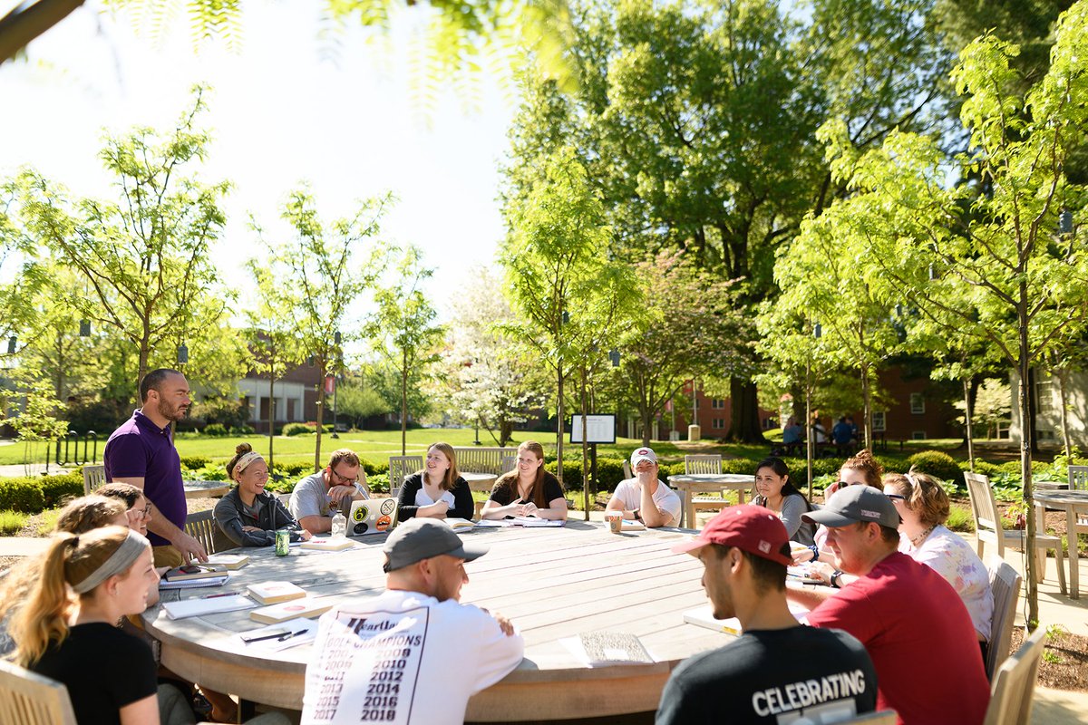 Transy's tweet photo. Today -- June 30 -- is the day you make your gift to Transy count! It's the last day of fiscal year 2019, so be sure to visit https://t.co/PYbGLi1AP9 or text GIVE to 859-209-3640. Your gift of even $1, $5 or $10 to any area of campus will make a difference. #TransyGives https://t.co/G3NVAppQMJ