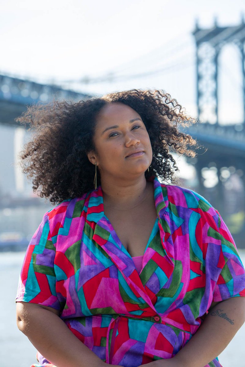 NewWomenNY's tweet photo. The thing that reminds Laila most of home is when she spends time with her Brazilian friends cooking and being super loud.
Photo credit: Jen Dessinger @guardianlife
#CommunitySunday #immigrantwoman https://t.co/T2nhybNbR9