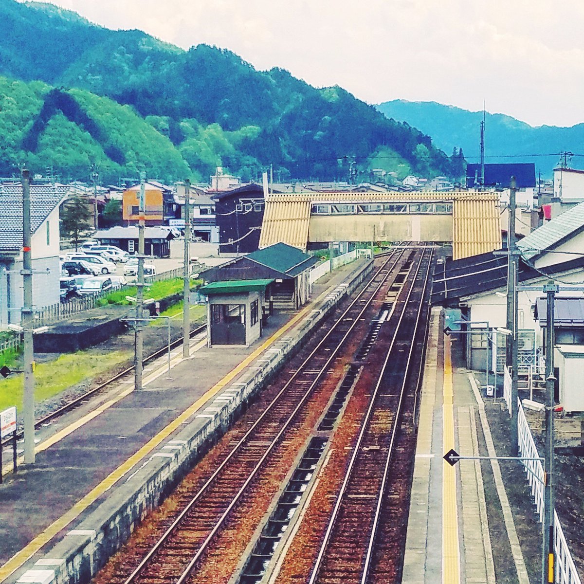 君の名は 数年前に古川に行ったときの写真です ここの駅と図書館 映画のワンシ しおみ なおこ イラストレーターのイラスト