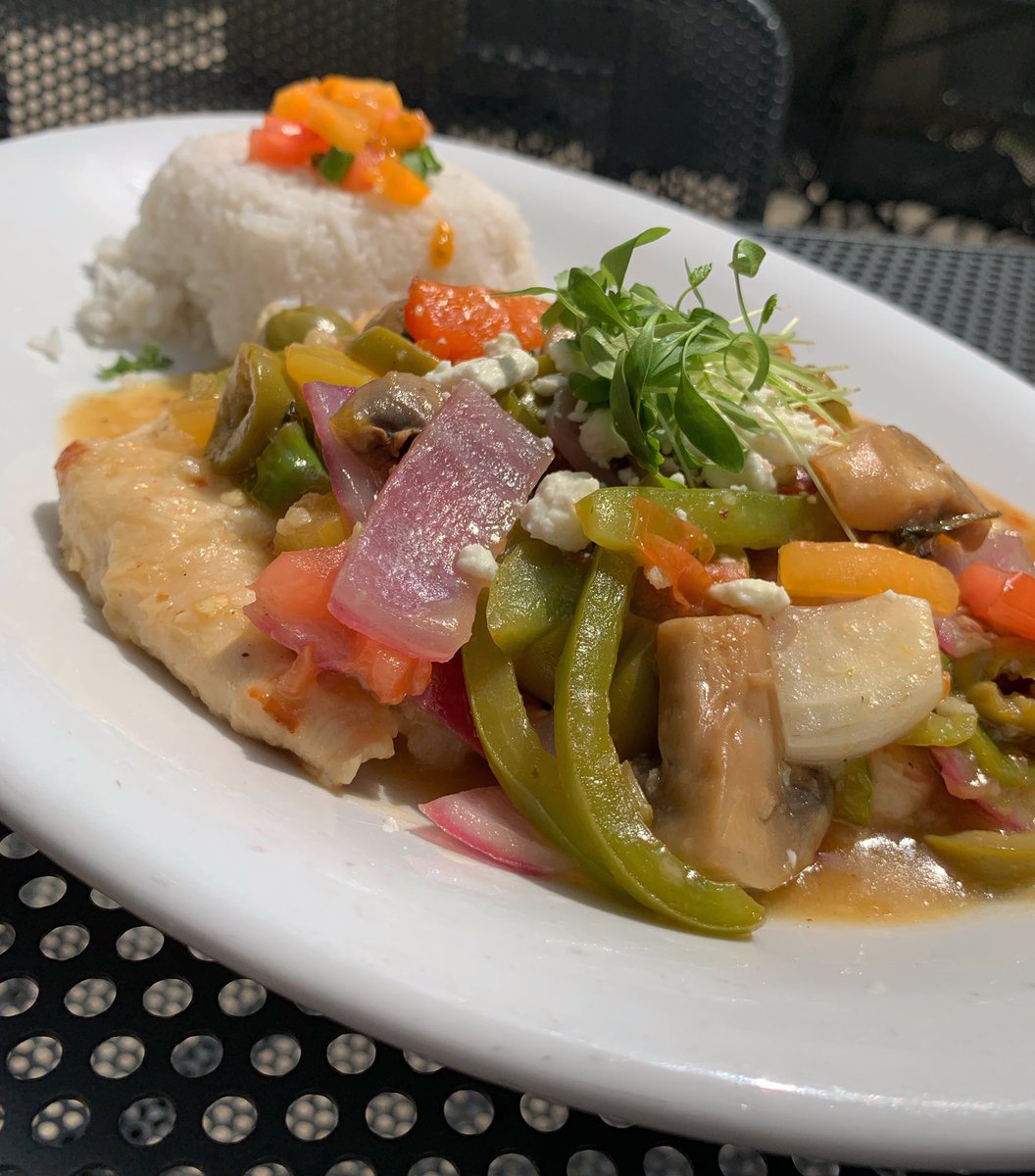 SahmsAleHouse's tweet photo. We have a couple of new specials like this Turkey B.L.T and Grilled Chicken Mediterranean. Come eat!! https://t.co/MXYboW7BkA