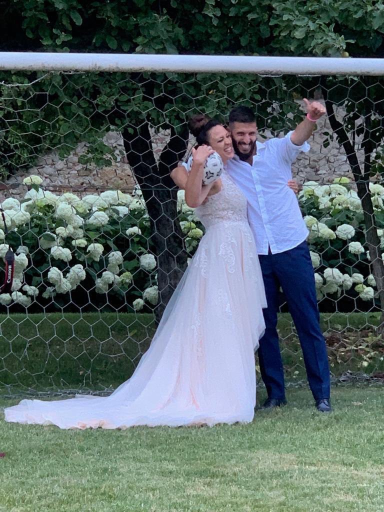96_fix's tweet photo. Il nostro giorno 😍🤵🏻👰🏻
29 giugno 2019
#wedding #Marika #e #Matteo #Charlotte #amore #famiglia #amici #incompagniadelsorriso #buenavibra https://t.co/JMt92wt62d