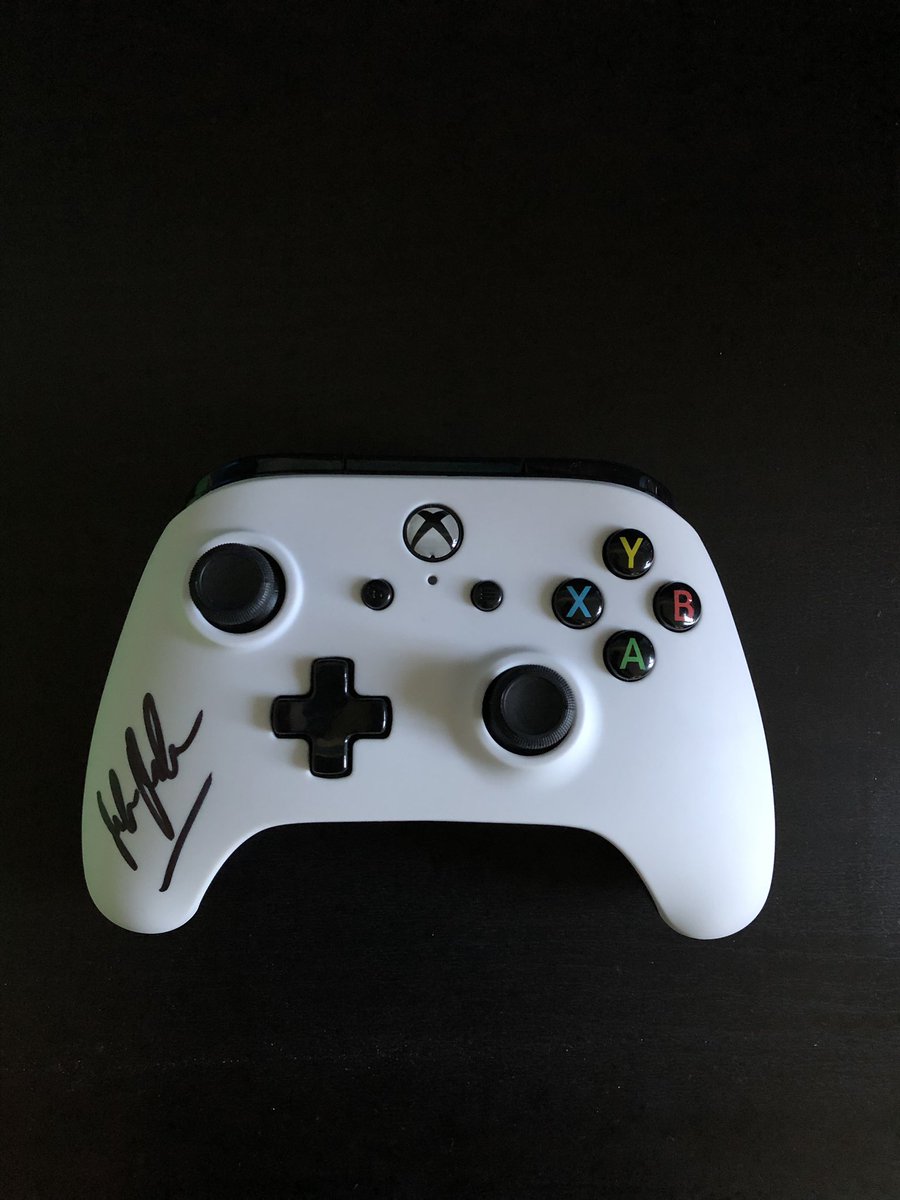 jake_kaufmann's tweet image. The time has come! I’m doing a signed controller giveaway! 

To enter you must follow @jake_kaufmann and @EmbersGG 
🔁 retweet this tweet! 

Winner will be picked July 12th.

Good luck! ♥️