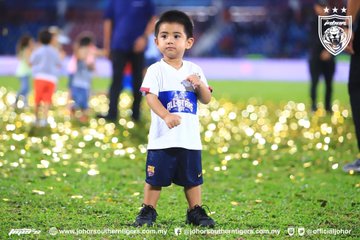 View image on Twitter