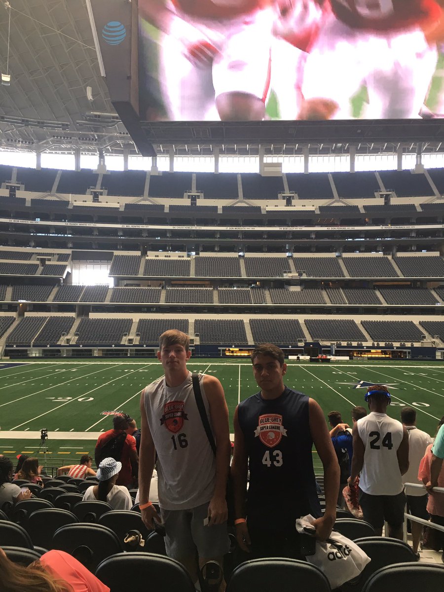Blue-Grey Super Combine action today for @zach7goodwin and @RayRayos30 . #ExperienceGreatness @Marion_Bulldogs @MarionTx_FB @VypeSATX @TXHSFB