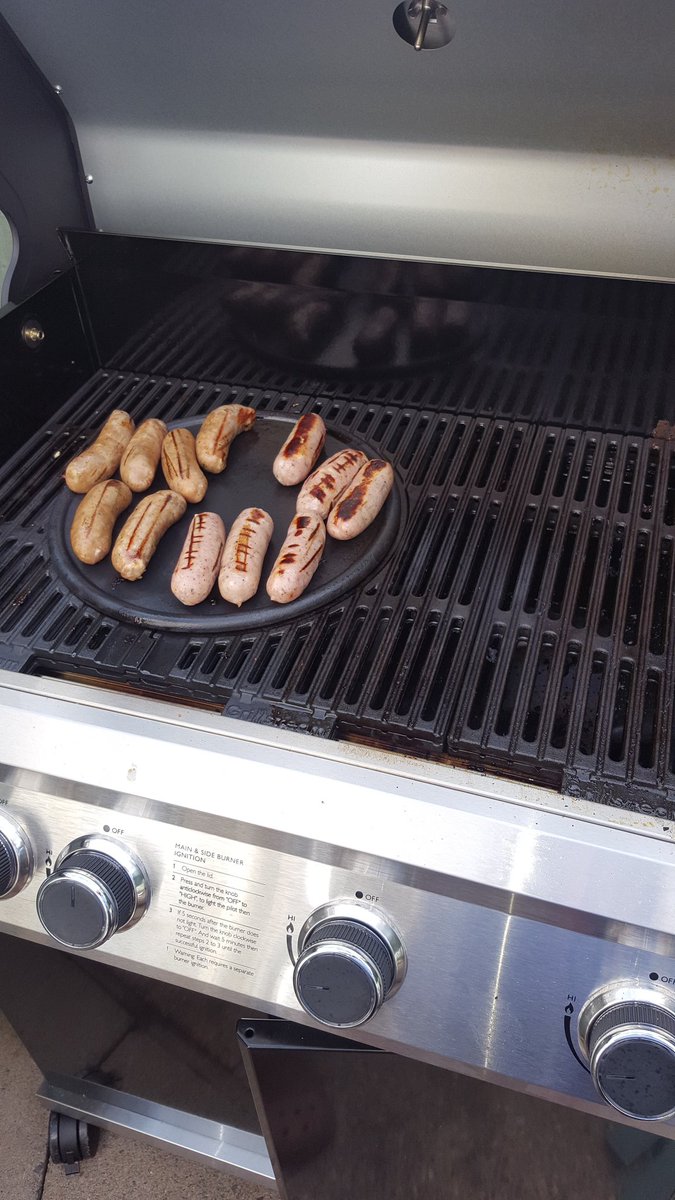 bedrock_wasps's tweet photo. American Wheat up to strike temp. Mashing at 66c.

Sausages on the brewday.

Yep. It's brewday for the #ubrew night 24th July. https://t.co/d8q5aMTisr