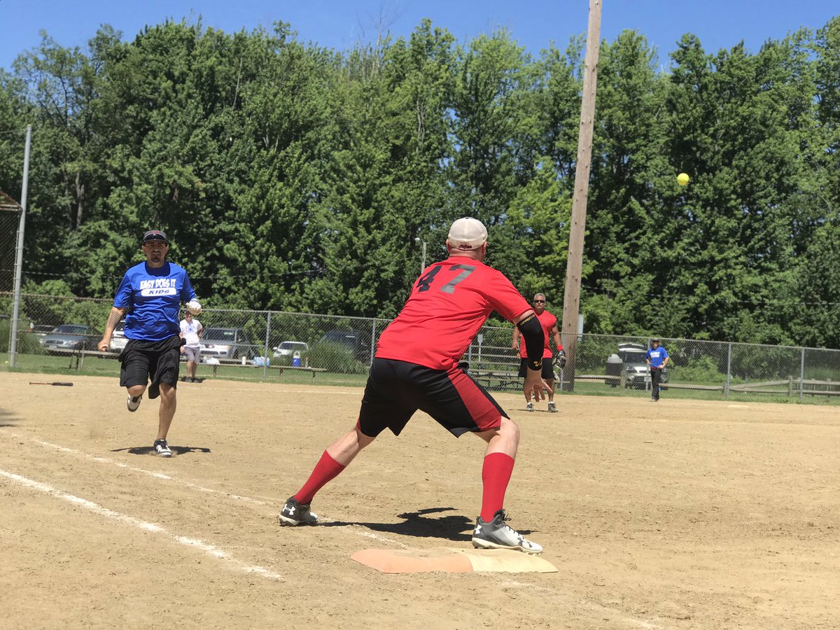 SaveMyKidOrg's tweet image. #SoftballForRecovery Has kicked off. Easy Does It Kids taking on Abby Lane/Best Solutions! #easydoesit #smksoftball