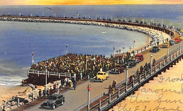 newwestthebook's tweet photo. Before the Days of Talk Radio.⁠
.⁠
The Spit and Argue Club on Rainbow Pier, Long Beach, California, 1940⁠
.⁠
⁠#rainbowpier #spitandargue #longbeachhistory  #southerncali #hslb  #downtownlongbeach #longbeachcalifornia #visitlb #americanwest #ameri… https://t.co/9SCshTnBEX https://t.co/Dy1mzZ90U0