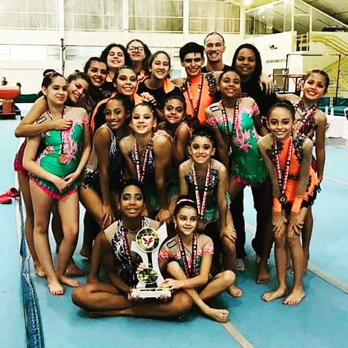 ASSEDEC1's tweet photo. Como sempre elas arrasaram...👏🏼👏🏼👏🏼❤❤❤ #assedec #educandopeloesporte #ginasticaacrobatica https://t.co/G1Sa1t4PE7