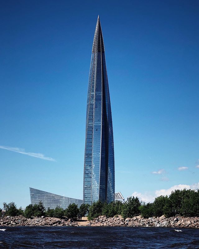 Kenobius's tweet photo. No clouds higher https://t.co/99LKsq4HLK https://t.co/QP9HcFAVZH