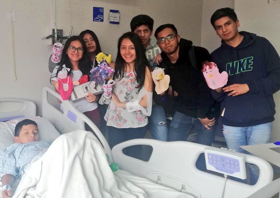 🌈 ARCO IRIS 📚 #biblioteca #Hospitalaria <a href="/HVCMOficial/">@HVCMOficial🇪🇨</a>
Estudiantes 4to ciclo #medicina  <a href="/udecuenca/">UCuenca</a> desarrollan habilidades de #narración de cuentos y fomento a #lectura "En busca del tesoro" #mensaje: "La alimentación y actividad física"😀

#BuenTratoEsSalud
<a href="/Salud_Ec/">Ministerio de Salud Pública 🇪🇨</a> <a href="/Salud_CZ6/">Coordinación Zonal 6</a>