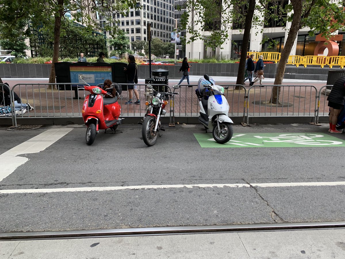 spp_scooters's tweet photo. And our crew is starting to show up! #sfpride #sfpride2019 #pride #pride2019 #spp #dykesonbikes https://t.co/Vqlm5LrSsW