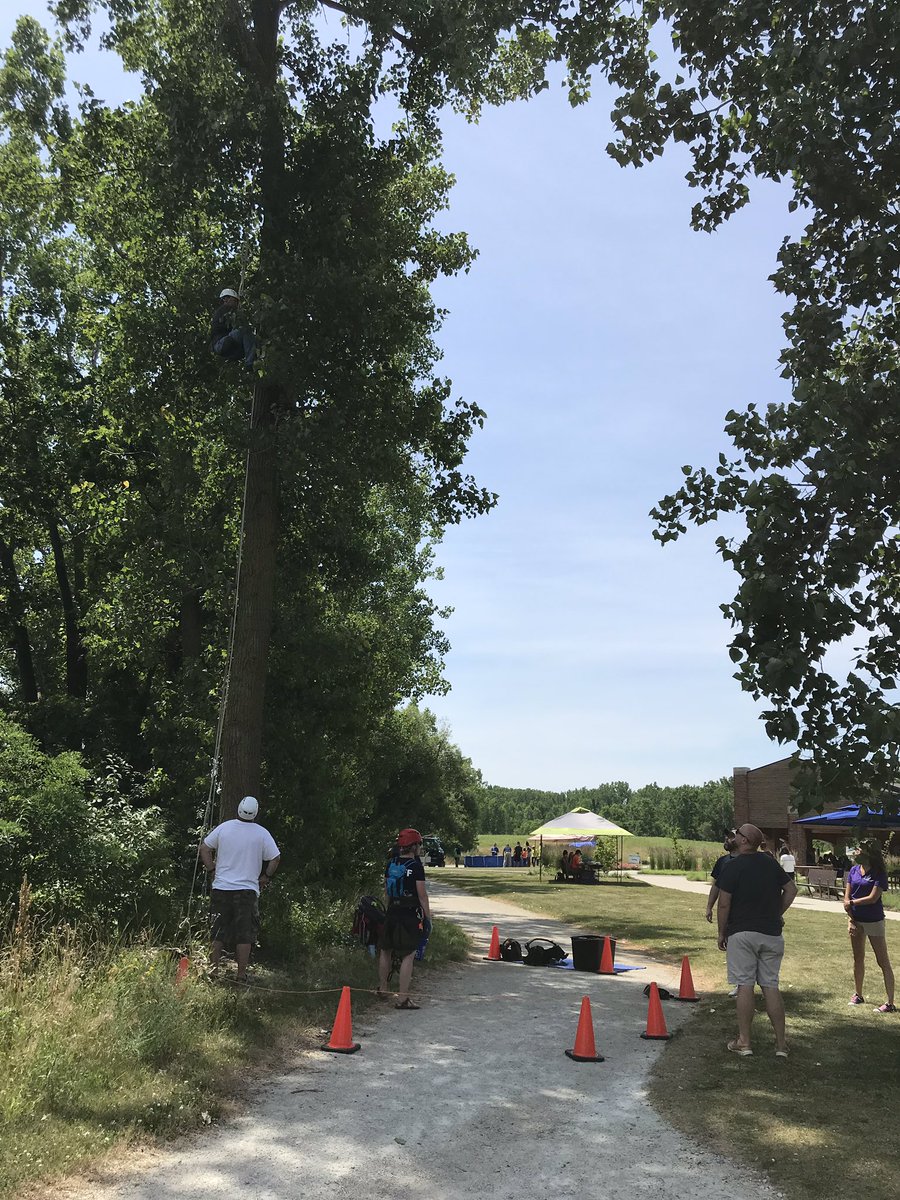 EpCenterNWO's tweet photo. Some fun down at the #MiddleGrounds at the Outdoor inclusive Adventure Expo. #ToledoMetroParks https://t.co/1EBtqrFykW
