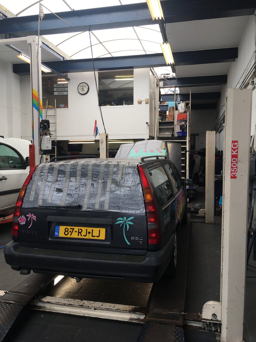 Team vice gaat zojuist als laatste team over de Duits-Nederlandse grens richting Kopenhagen. Na al het sleuelwerk dit weekend ruim binnen de marge dus. Op naar een mooi avontuur! #carbagerun #justintimemanagement