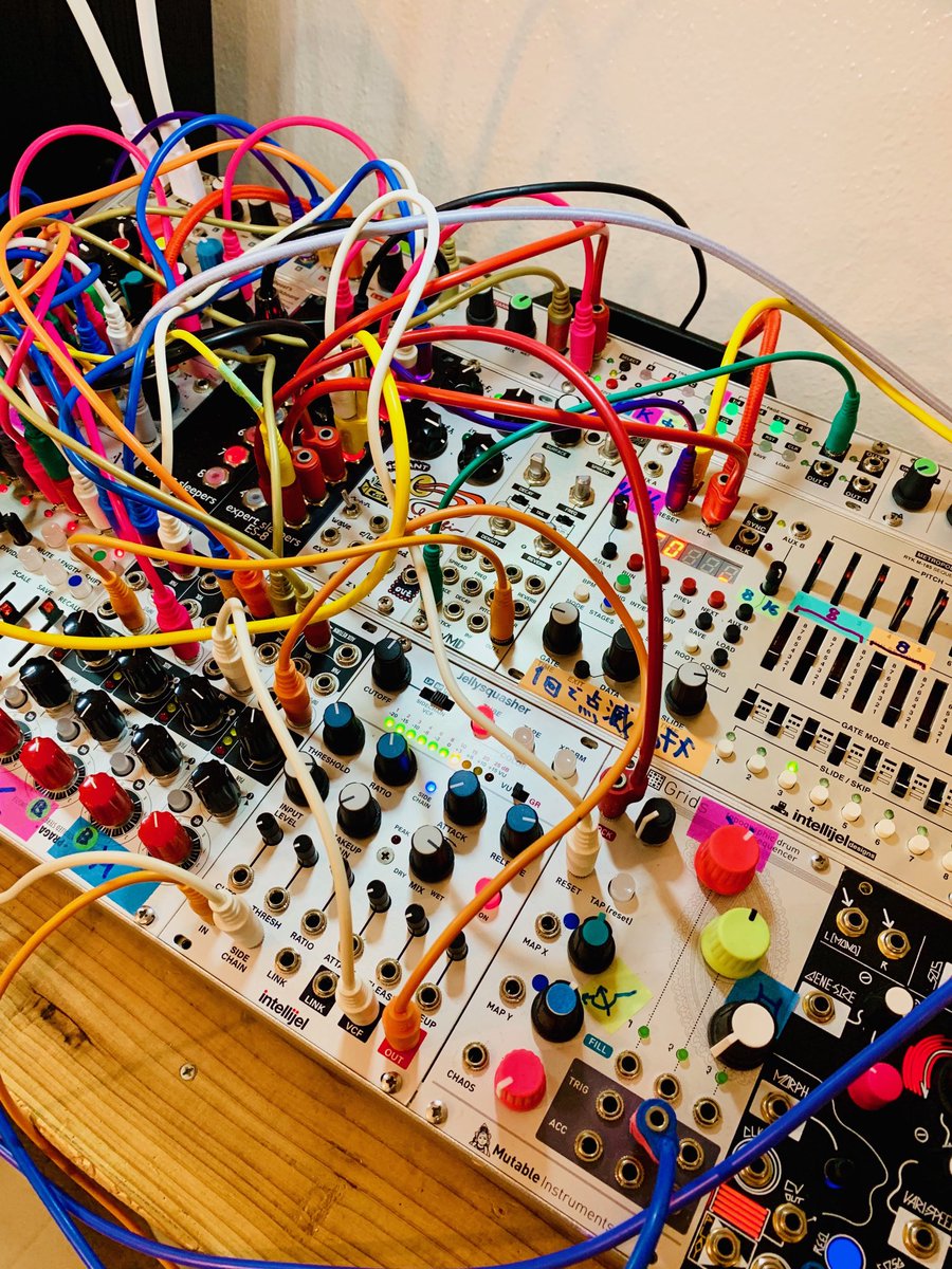 eableabl's tweet photo. #Intellijel Designs Jellysquasher
かなり多彩な音をつくれる
ベースは、任せた
#modularsyth #モジュラーシンセ https://t.co/awRjBQwhfQ