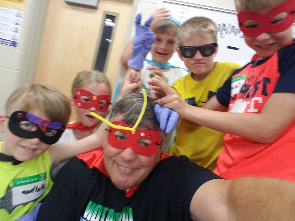 hoffmanteambret's tweet photo. Watching #LondonSeries baseball #CampInvention campers, who was instrumental in creating the strike/ball box for us on TV? Love that Superhero of the Mind! #STEMinreallife #NevadaCubPride https://t.co/m2CjC1YFDR