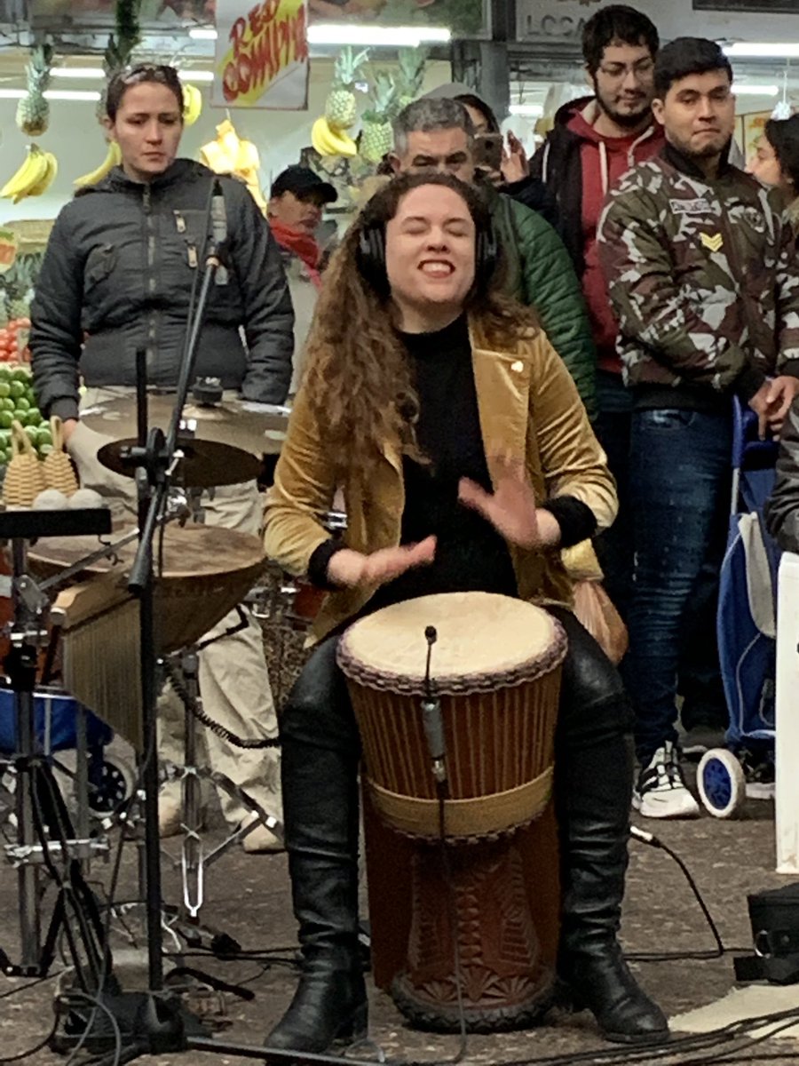 danieljadue's tweet photo. En estos minutos / Sesión de Jazz en la Tirso de Molina con Christian Galvez y su grupo. #SimplementeNotable https://t.co/QuuYL8QIAU
