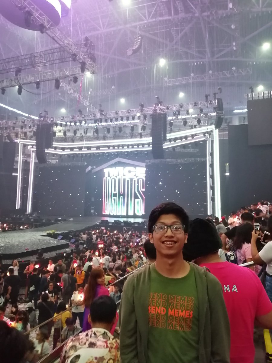 clvnlcsn's tweet photo. I *ALWAYS* fulfill my promise, @JYPETWICE

AAAAAAAA DI PARIN TALAGA AKO MAKA-GET OVER SA NANGYARI!!!

Sabi ko naman sainyo eh, makikita ko Twice eh hahahahahahaha sobrang worth it yung OP na tix na nabili ko HAHAHAHAHAHAHA

#TWICELIGHTSinMANILA
#TWICELIGHTSMANILA
#TWICE https://t.co/FYA0A02MDP