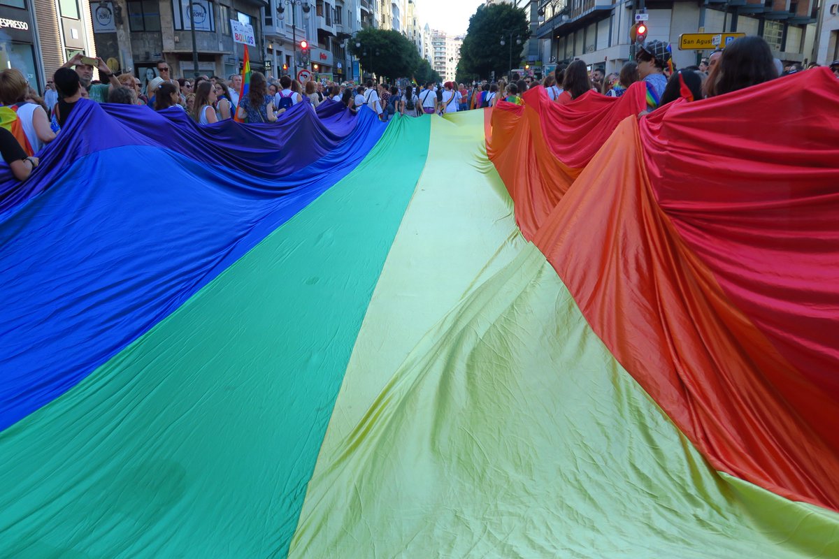 FerranVGarcia's tweet photo. 📷 A la manifestació de l'Orgull al Cap i Casal 👇🏽
https://t.co/mYCsUfS6fs
❤️🧡💛💚💙💜 Cada dia més integrada en la vida de la nostra ciutat multicolor, diversa i acollidora.
🥰 Selfies, sindicalisme, activisme LGTBI i molt bon rotllo #LoveIsLove #Pride2019 #OrgullVLC2019 🌈 https://t.co/mGm2SfVH5e