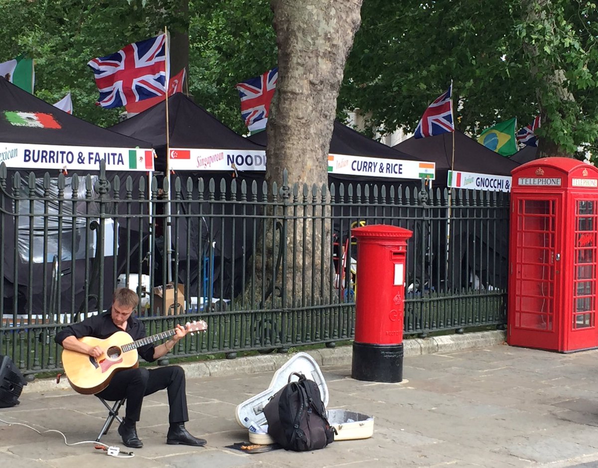 AlexKeay's tweet photo. Busker, Burrito, Noodle or Curry?  #lovelondon https://t.co/iqBqdoQzsT