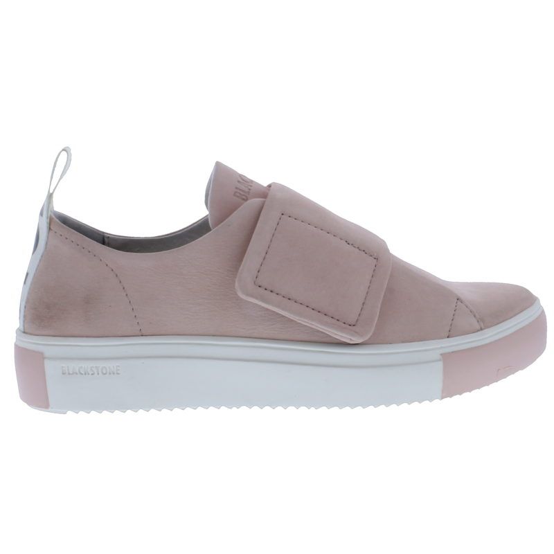 How cute are these..and comfy! Handcrafted nubuck leather sneakers in Cameo Rose, Incense, Navy or White! Perfect for Summer! buff.ly/2ZJjrk4 #summer #sneakers #onlineshopping #freeshipping