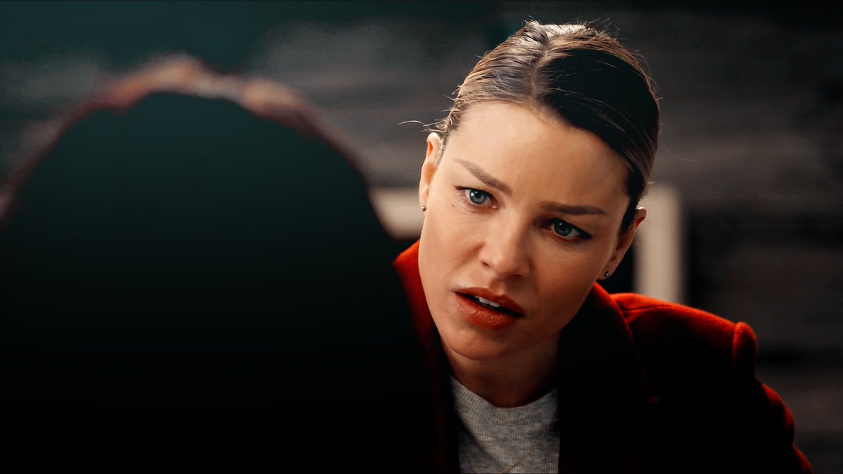 lol Maze you did not! poor Chloe  #Lucifer (2x15)