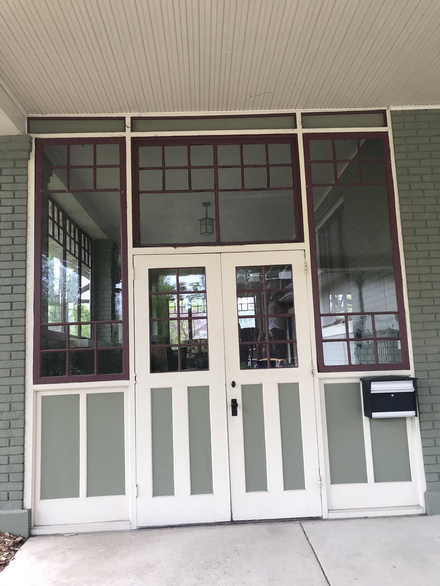 KatieLaneK's tweet photo. 721 Cambridge SE. One the most family friendly blocks in East. A beautiful Arts and Crafts home just waiting for a new homeowner. Impeccably maintained! $850,000. https://t.co/v6MgQaDGoD