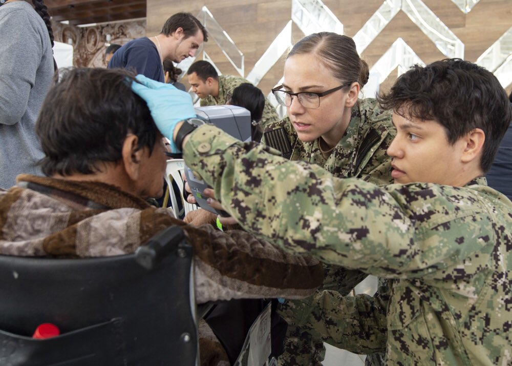 Southcom's tweet photo. Hospital ship in #Ecuador: The crew of #USNSComfort continues providing care for patients in Ecuador. The ship is visiting the country for the second time in a year. #EnduringPromise @USNavy @NAVSOUS4THFLT @DeptofDefense @StateDept @usembassy_quito @WHAAsstSecty https://t.co/7NLA4lsi3c