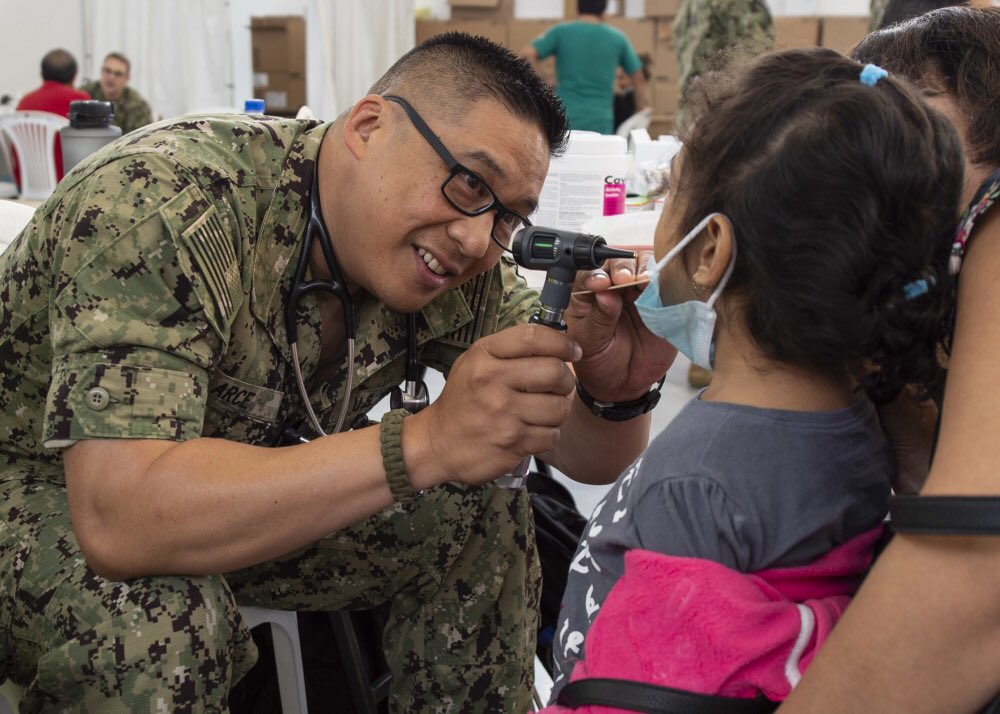Southcom's tweet photo. Hospital ship in #Ecuador: The crew of #USNSComfort continues providing care for patients in Ecuador. The ship is visiting the country for the second time in a year. #EnduringPromise @USNavy @NAVSOUS4THFLT @DeptofDefense @StateDept @usembassy_quito @WHAAsstSecty https://t.co/7NLA4lsi3c