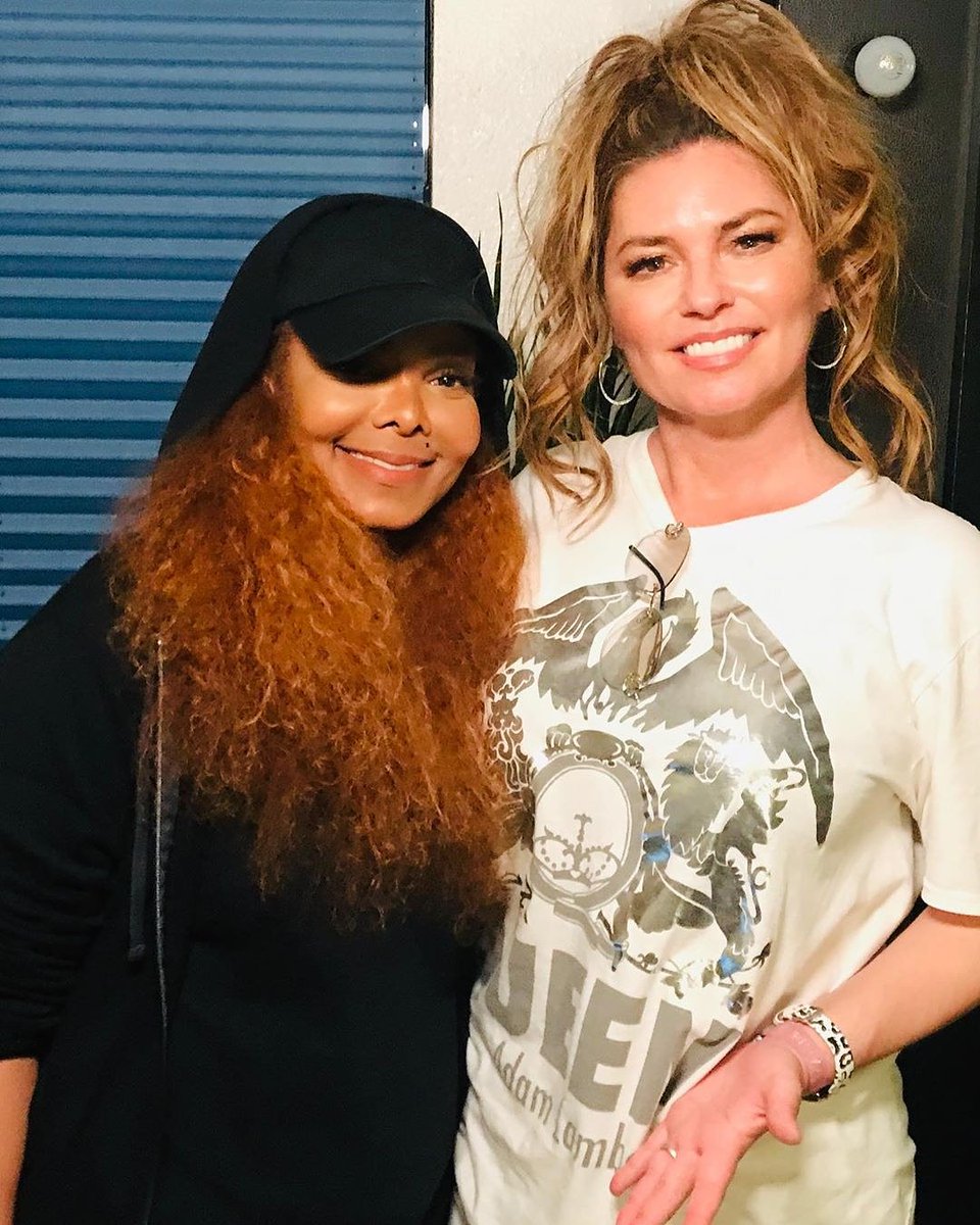 Janet and Shania Twain backstage at the #MontreuxJazzFestival