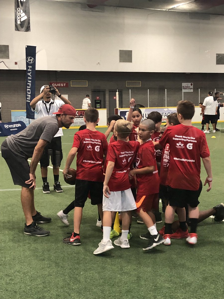 A huge thanks to  @snakestakes @Haason7Reddick @Hyundai for a great camp for the kids today!   Phx Flight boys had a great time!   #becausefootball #BetterByHyundai #phxflight