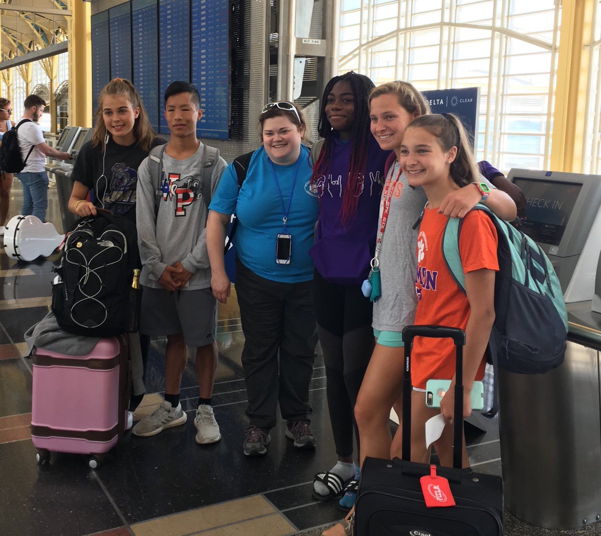 virginiafccla's tweet photo. #VAFCCLA chapter members and advisers from Carl Sandburg Middle School and West Potomac High School flew into Anaheim, California yesterday for the 2019 #FCCLA National Leadership Conference! They have been busy in NLC networking and sessions today! ✈️ #vaNLC19 📸 #vaNLC19pc https://t.co/2V5H8SiFFN