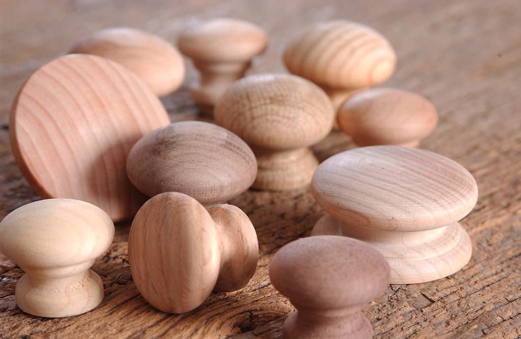 VanDykesOnline's tweet image. Wooden knobs have been a favorite with woodworkers and furniture makers for generations. Many sizes and wood types available. #woodknobs #cabinetknobs #Shakerknobs #furniture #homeaccents #homedecor #facegrainwood #classicknob #drawerpull #cabinetpull #VanDykes #oldhouselove