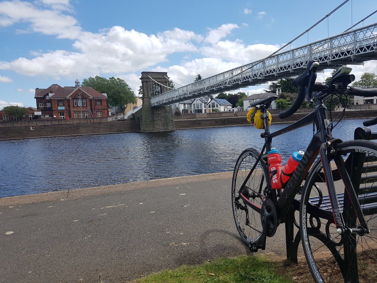 HaydenWhitehead's tweet photo. Great day out on the bike, 36 miles closer to LeJog. Amazing weather plus bacon butties at Dove Cottage, then a ice cream to finish. #rosebikes #cycleyourway #Nottingham https://t.co/1Ln9R7r6MF