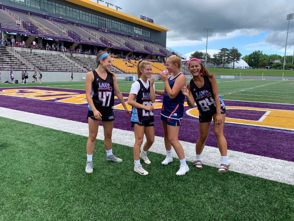 I spy some bobcat laxers in Albany this weekend!!👀 Great to see them competing at the Capital City Classic @ UAlbany getting 1 DEGREE BETTER #212degrees 🤩😝