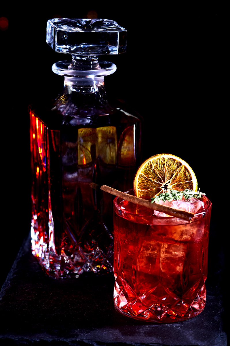 The negroni is definitely the favorite Italian “Aperitivo Cocktail”. I love to enjoy it especially on Sundays. I celebrate 100 years of this cocktail with my negroni bottling..prepared with @campariofficial, Carpano Antica Formula, <a href="/tanqueraygin/">JCT</a> Ten, mix of spices. aromatic herbs
