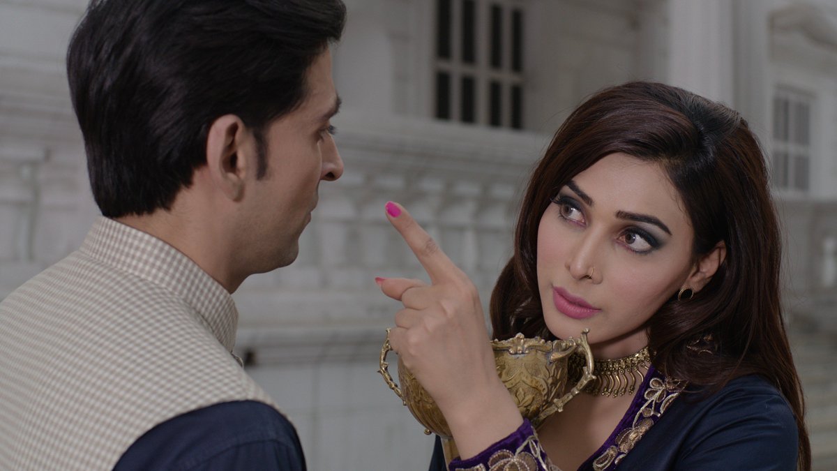 KaafKangna's tweet photo. #KaafKangna #SamiKhan #EshaalFayaaz #AabiKhan #NeelumMunir #AyeshaOmar #EidUlAzha2019 #KRQProductions

Eshal Fayyaz in Movie Kangna (A Film by Khalil-ur-Rehman Qamar) https://t.co/wDeoRe59fH