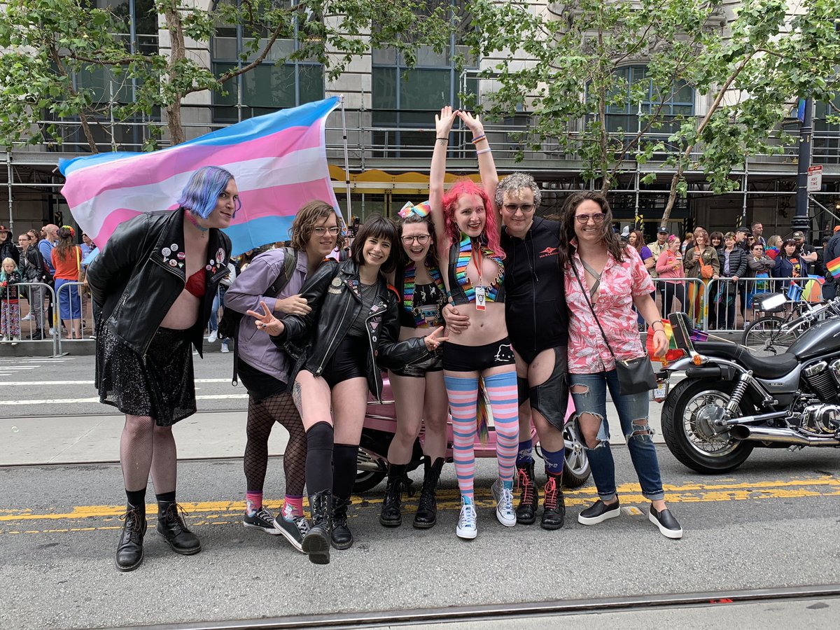 spp_scooters's tweet photo. And right before the ride: #sfpride2019 #sfpride #dykesonbikes #transpride #pride2019 #pride #HappyPride2019 #pridesf https://t.co/xcazyJj37B