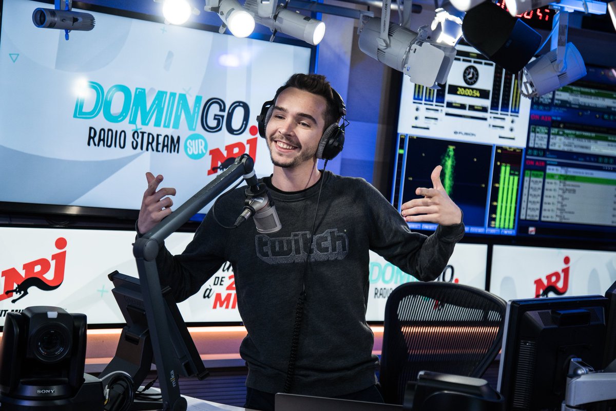 Domingo Radio Stream tweet media