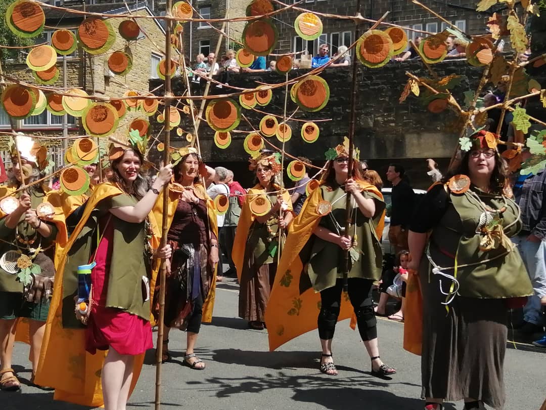 HebdenBridgeWI's tweet photo. Hebden Bridge WI on Parade! Such a great day! #handmadeparade #wionparade #inspiringwomen #localcommunity #notwhatyouexpect #wineandwisecracks #jamandjerusalem #thesewomendo #hebdenbridge #HBWI #communityevents #communityfestivals #hbaf #artsfestival #yorkshire #calderdale #WI https://t.co/VtyOAzDsB3