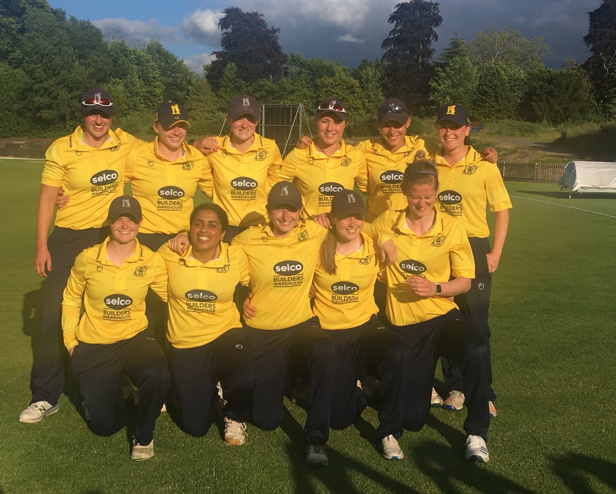 WarksCCCWomen's tweet image. We beat @LancsCricketWMN by 20 runs (and Hampshire lost to Wales) which means we are the Vitality County T20 Champions! 🔥🏆

#YouBears 🐻