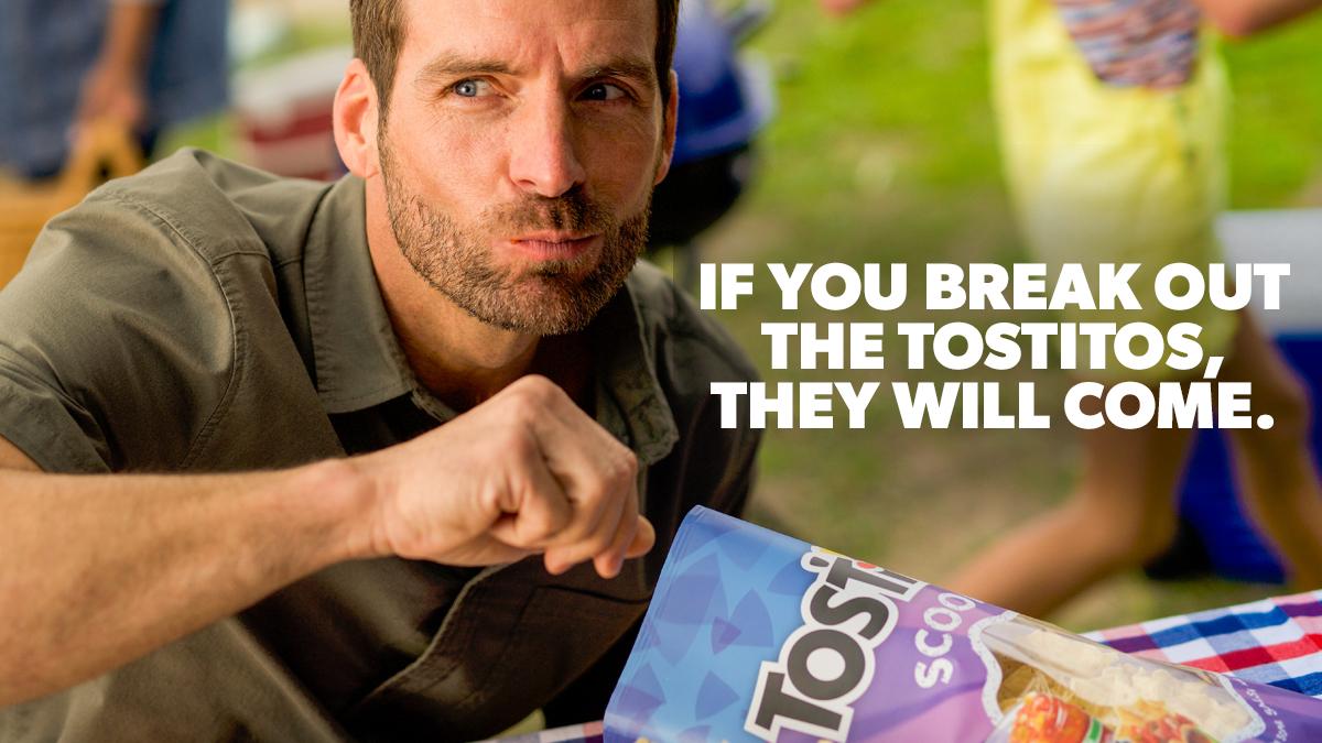 Tostitos's tweet photo. Skip the fancy party platters. Tostitos Scoops & Salsa are the ultimate party people pleasers. #Truth #DontOverThinkIt #GetTogetherAlready https://t.co/i5qDVldOjG
