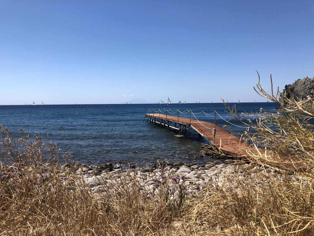 What a view! We were lucky today to witness the agean regatta over the horizon! #northagean #sailing #bestview #regatta #relaxashardasyoulike #neilson