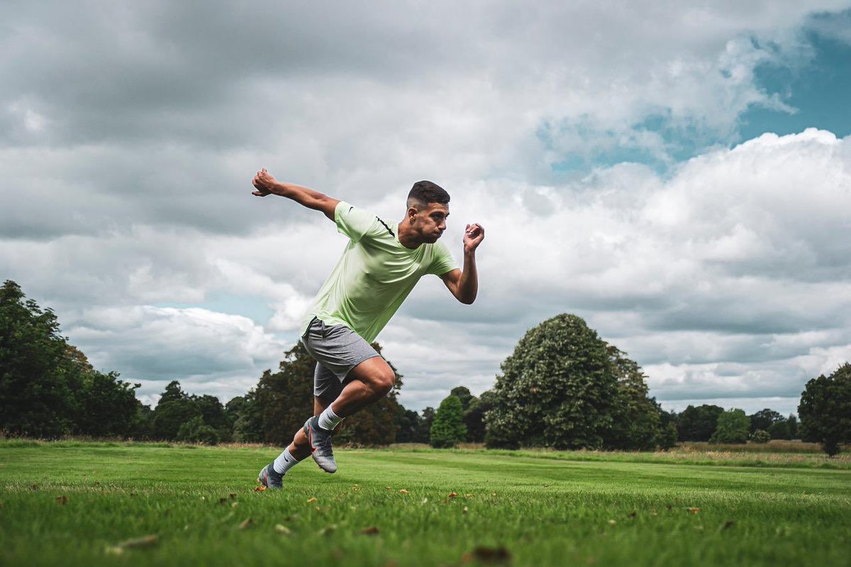 DalotDiogo's tweet photo. Nothing but hard work, waiting for the new season to kick off! ✅ @ManUtd 🔴⚫ https://t.co/LsLrIJMc2X