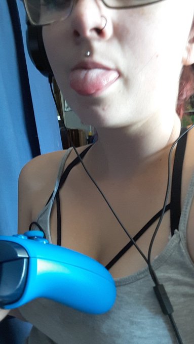 Apex legends #gaming #gamergirl #ApexLegends @PlayApex https://t.co/XYI5eEPRYb<a href="/tag/gaming"class="tags">#gaming</a><a href="/tag/gamergirl"class="tags">#gamergirl</a><a href="/tag/apexlegends"class="tags">#ApexLegends</a><a class="tags" target="_blank" title="On Twitter" href="/?out=eyJ0eXAiOiJKV1QiLCJhbGciOiJIUzUxMiJ9.eyJpYXQiOjE3MjYwOTY4MDEsImlzcyI6InR3cG9ybnN0YXJzLmNvbSIsIm5iZiI6MTcyNjA5NjgwMSwiZXhwIjoxNzU3NjMyODAxLCJyZWRpcmVjdF91cmwiOiJodHRwczovL3R3aXR0ZXIuY29tL1BsYXlBcGV4In0.YHVqvDMe_625q1EM4nVTwuNp2thdWNBGFKI289iYBqvRs070Gq6IMgCmlAYz5ROJzIqp6wX4LILGsu8ArnvCqA">@PlayApex</a>