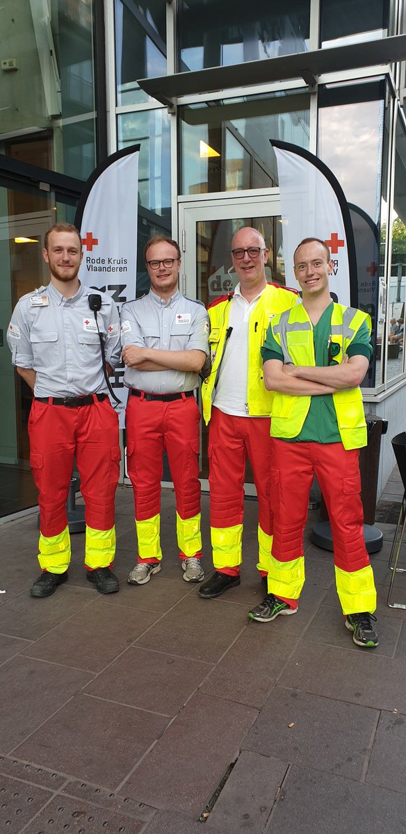 Dag drie van #GOS19 en dat met unieke #zomerhelden vandaag: 4 medische beroepen in 1 gezin! Zou het dan echt in het bloed zitten? <a href="/RodeKruisVL/">Rode Kruis-Vlaanderen</a>