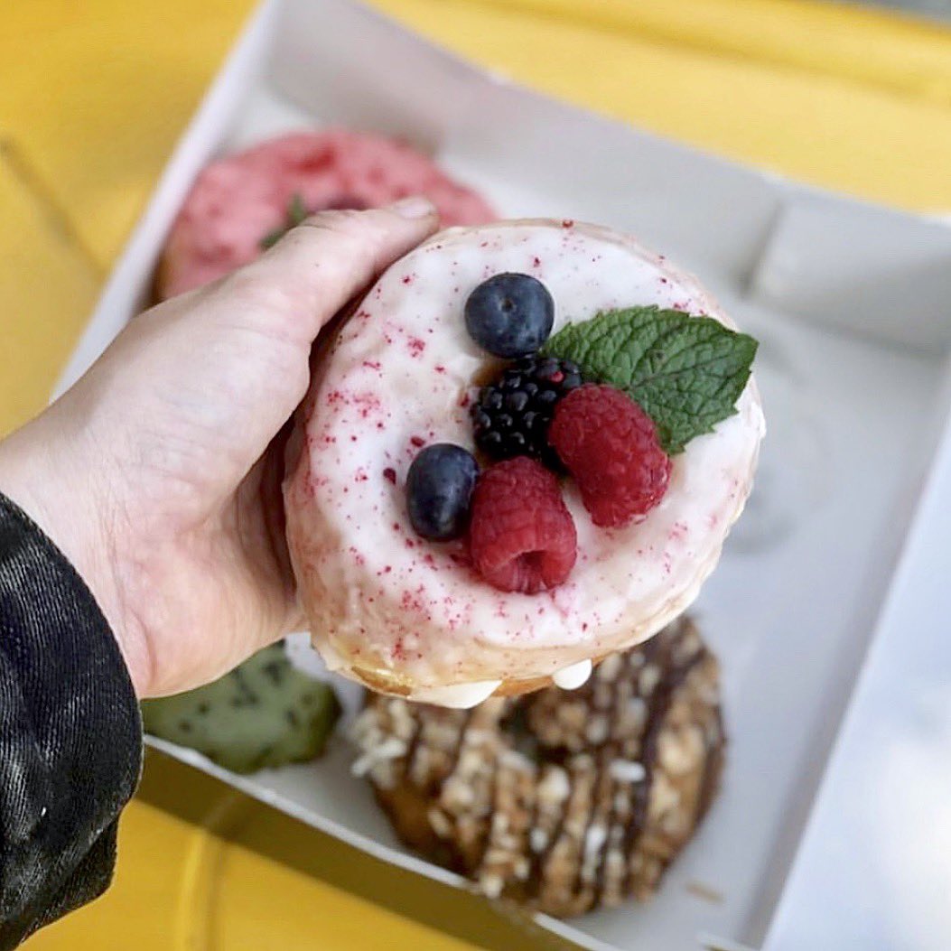 Donut Friend (@donutfriend) on Twitter photo Sugar Sweet🍃 #singitloud #polarberryclub (📷: @omd4theplanet) Sugar Sweet🍃 #singitloud #polarberryclub (📷: @omd4theplanet)