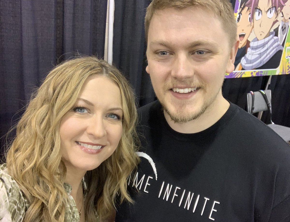 gameinfinite10's tweet photo. I cant believe I got to meet @missalihillis at #WisconsinComicCon She is the super talented voice actress behind Liara Tsoni in Mass Effect, as well Lightning in Final Fantasy.

She was super nice, &amp; when she saw my shirt, she even followed Game Infinite 😱 #gameinfinite https://t.co/d4uH8foSoB